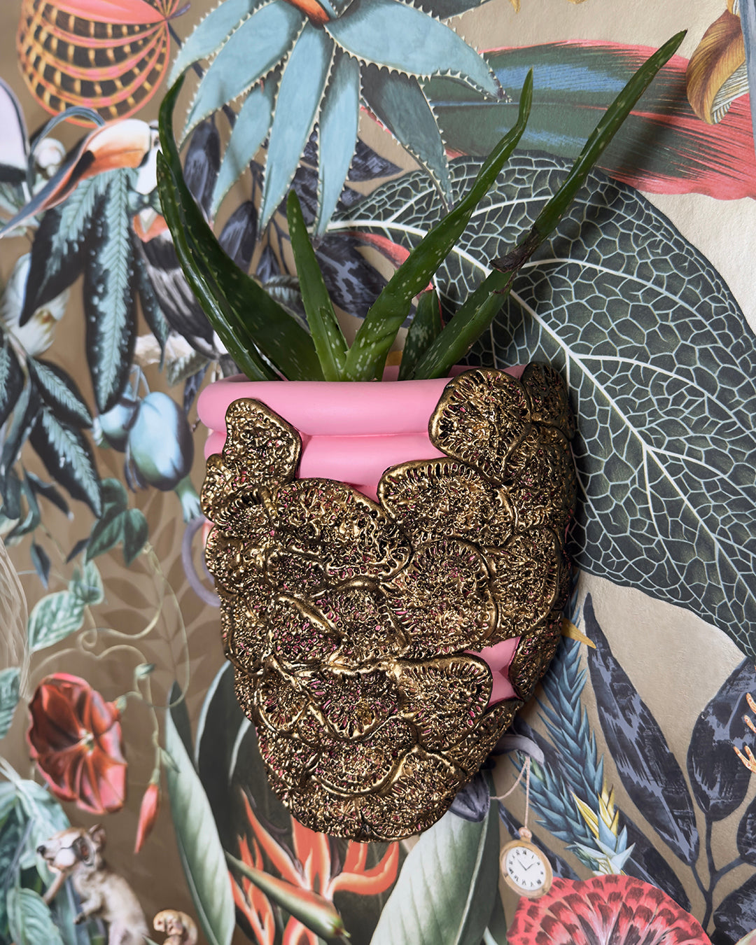 Flora Del Fuego in Bubblegum